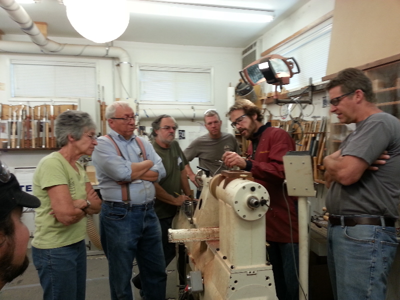 David discusses grain direction and how it relates to the push cut.